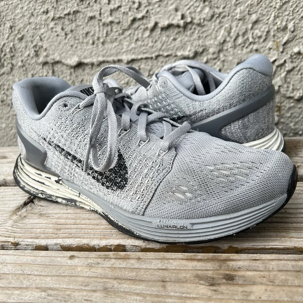 Nike Shoes Women Size 7 Lunarglide 7 Athletic Gray White Black 747356-002